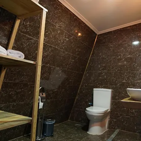 Astroia Butik فندق